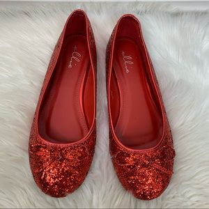 🎈🎈Sparkly Ruby Red slippers/Dorothy Wizard of Oz